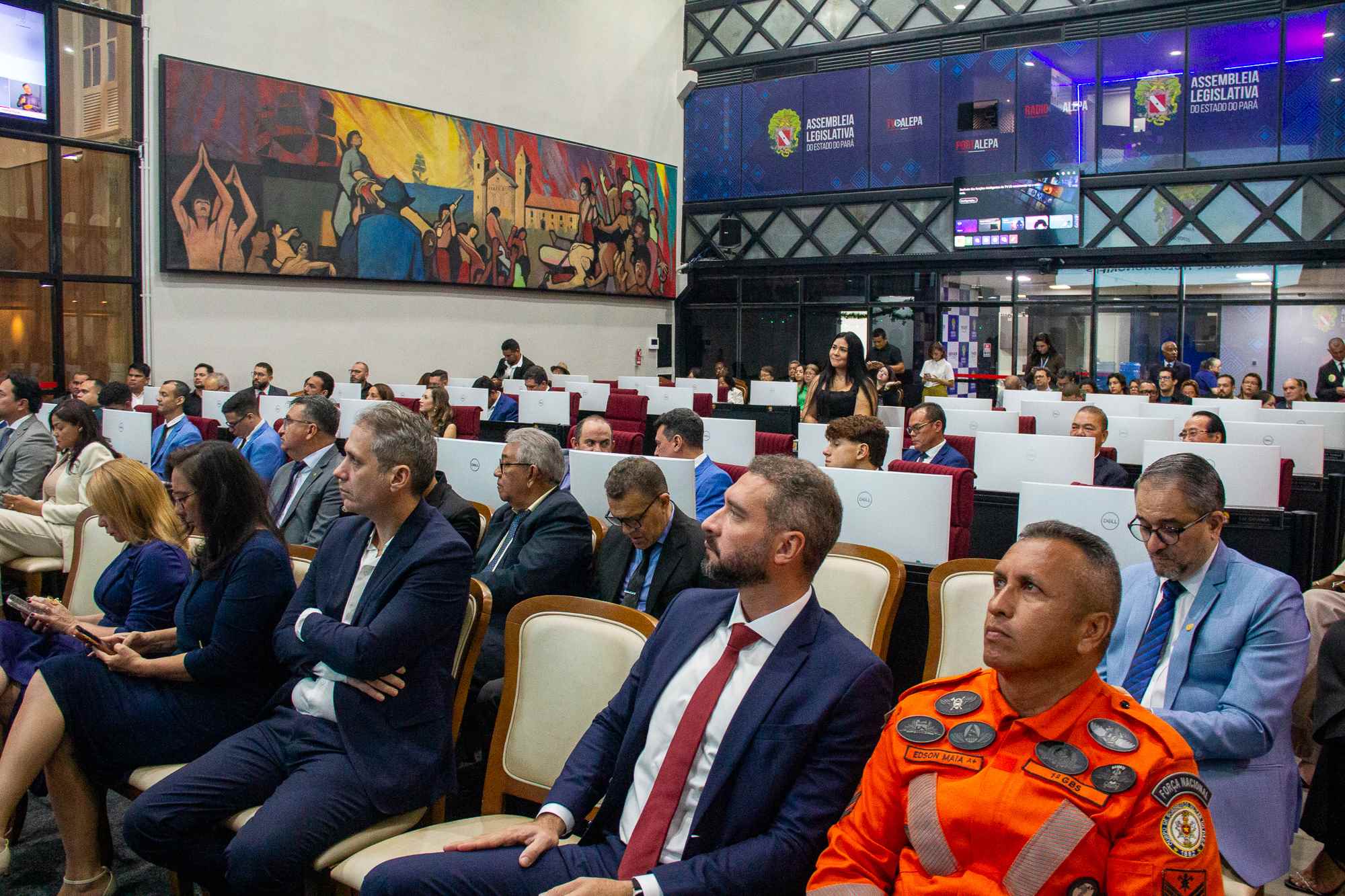 17/12/2025 - Sessão Solene Outorga de Títulos Honoríficos